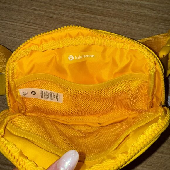 NWT - Lululemon Everywhere Belt Bag - Soleil Yellow Brand new with tags - Picture 6 of 7